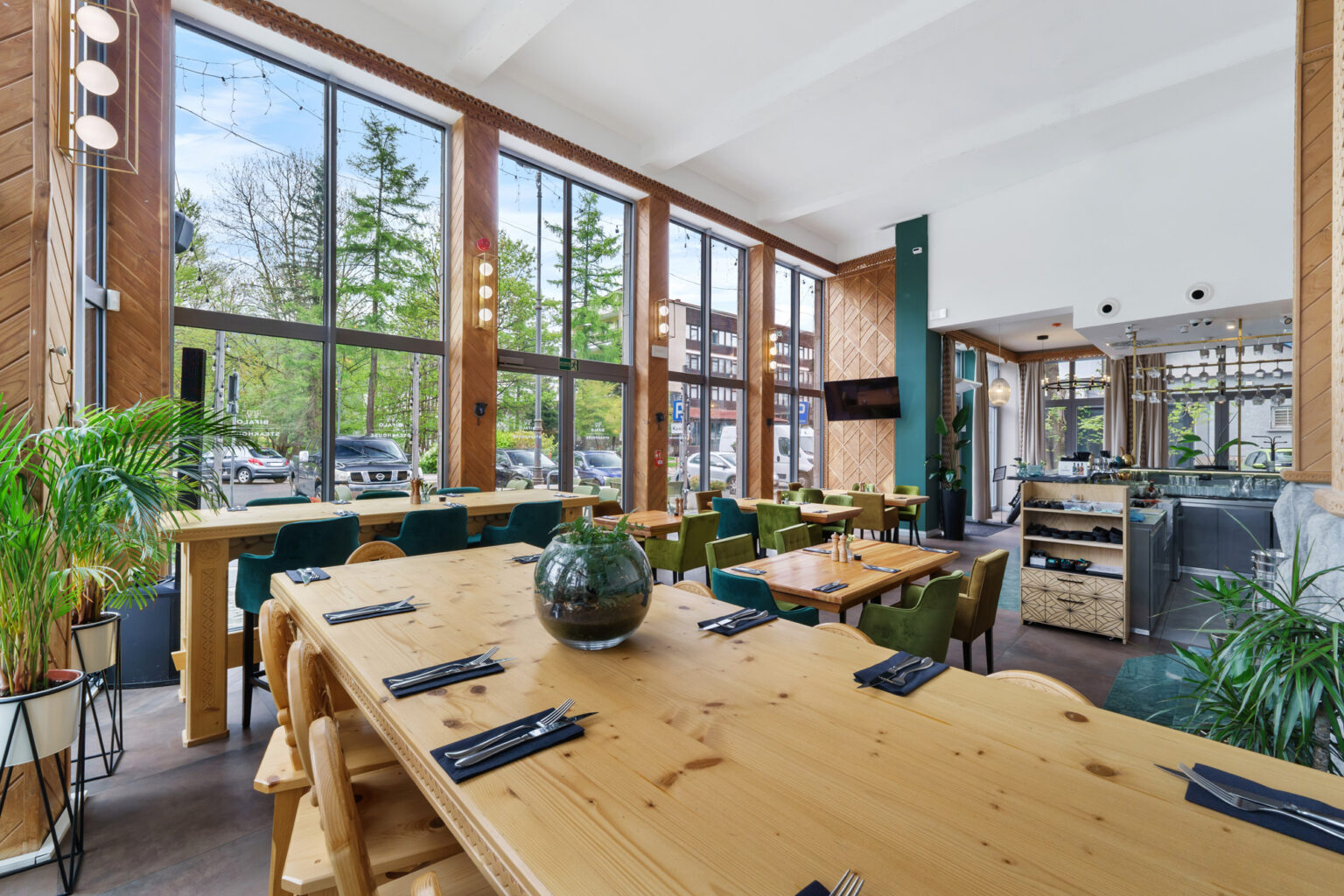 Bifalo Steakhouse Restauracja Widok przy oknach